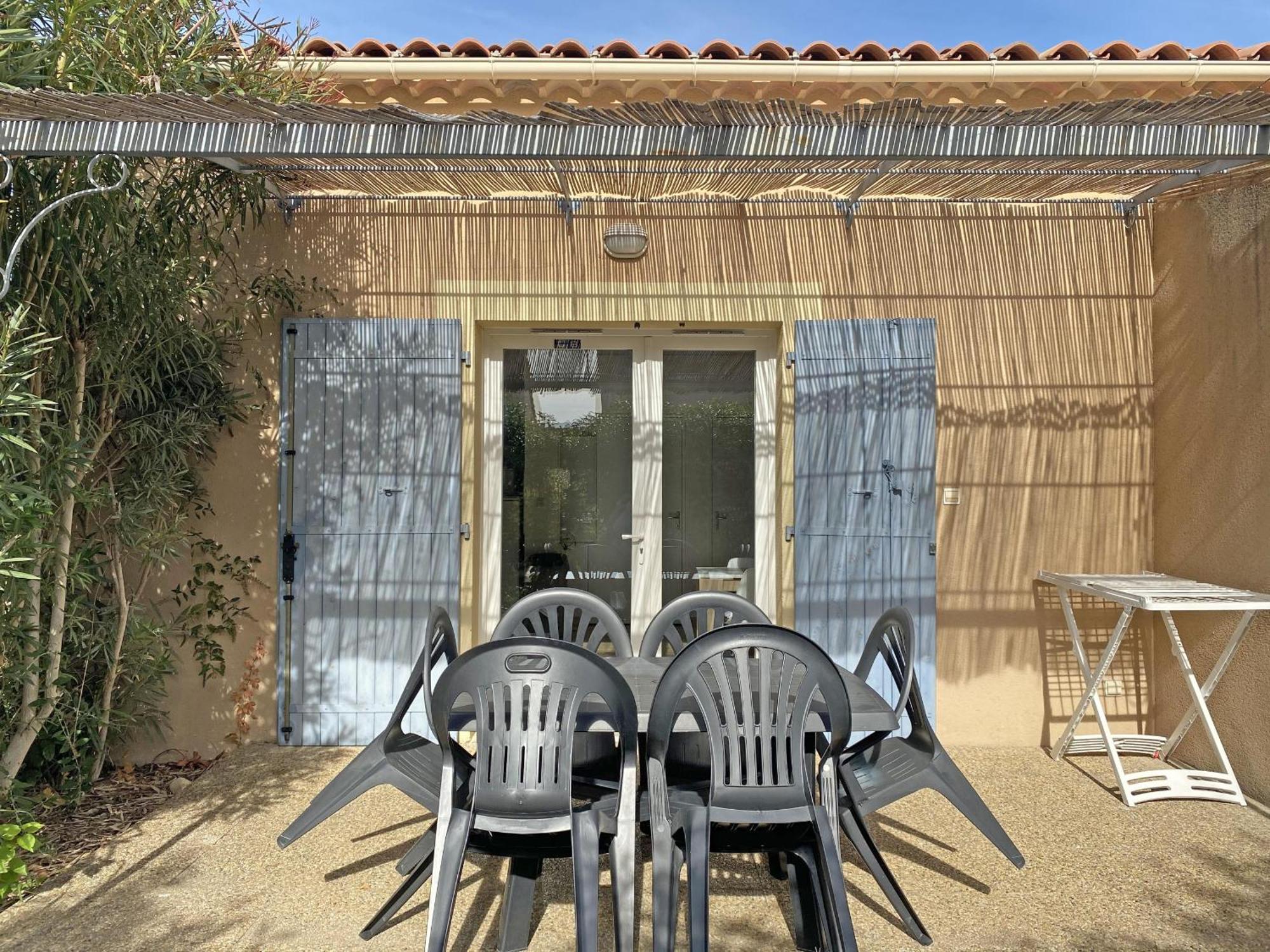 Pleasant Gite, With Collective Heated Swimming Pool, In The Heart Of The Alpilles In Mouries, 4/6 People. Villa Exteriör bild